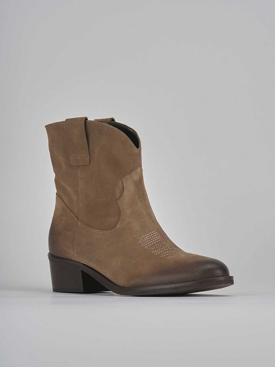 Donna Barca | Stivaletti Tacco Basso Tacco 3 Cm In Camoscio Beige